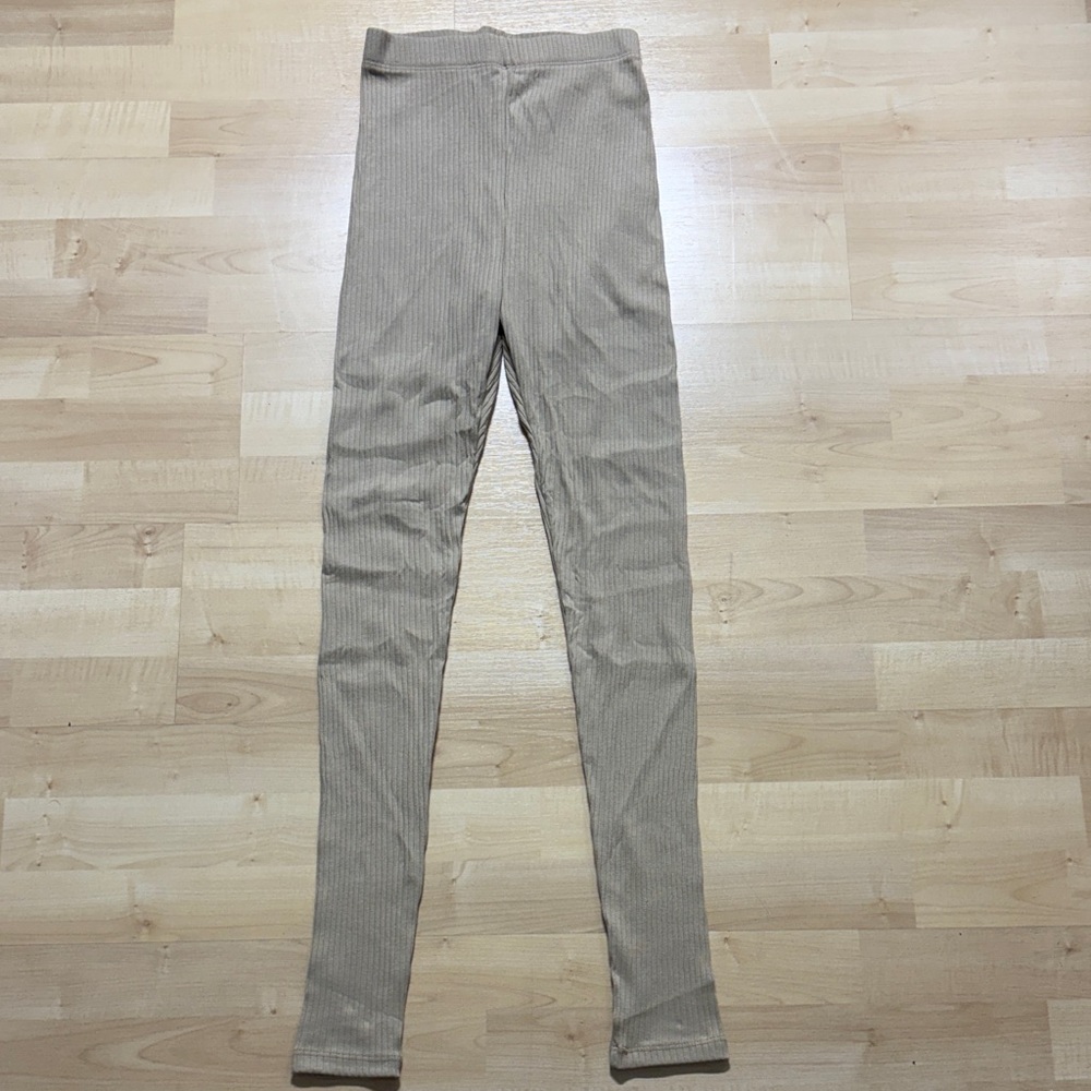 📦 Elegant Beige Ribbed Leggings NWOT (S-4| M-4| L-6| XL-8)